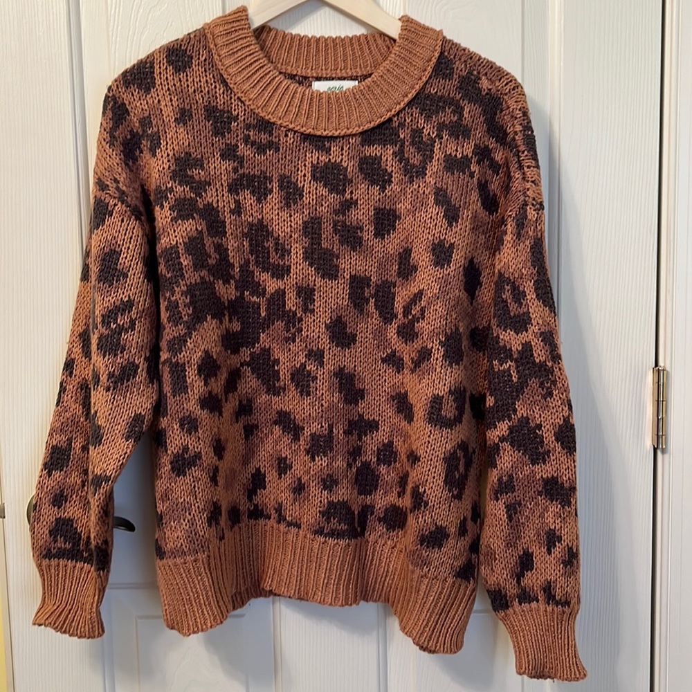 Crewneck sweater